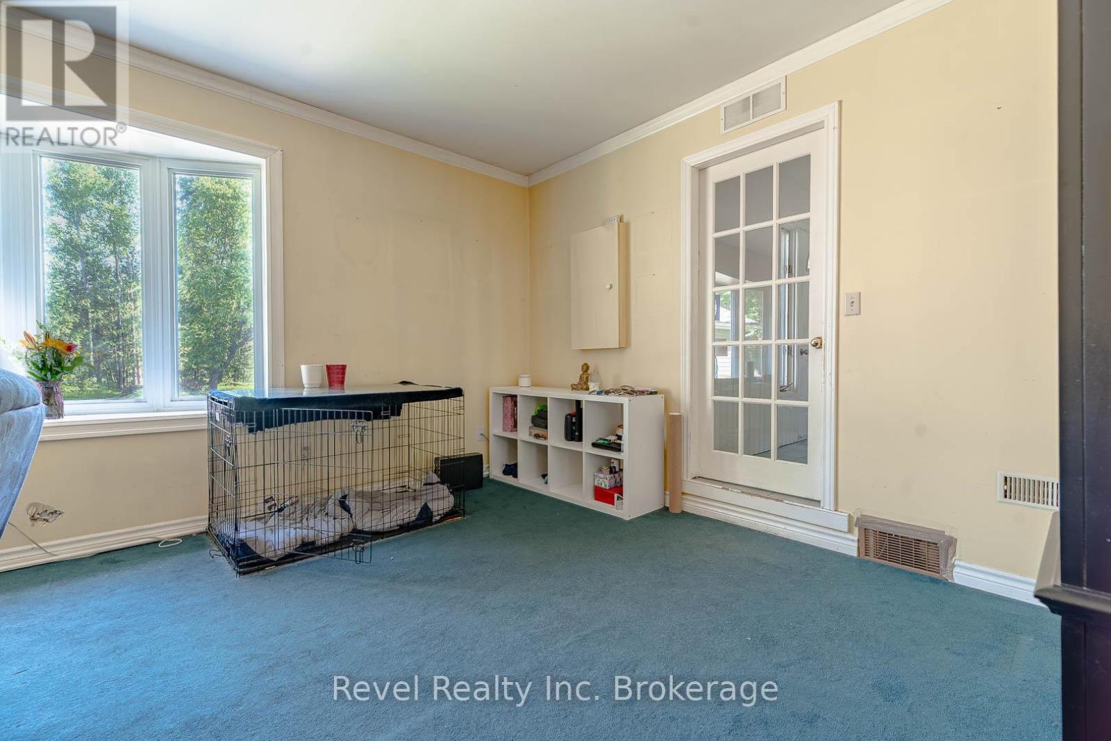 36 TEBBY BOULEVARD - 34