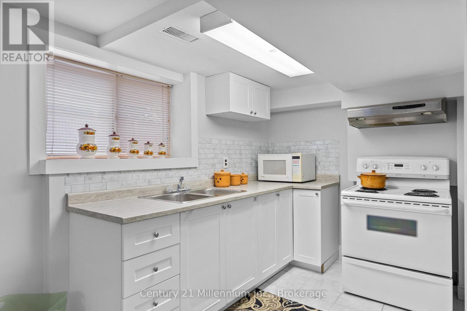 49 32ND STREET N - 21