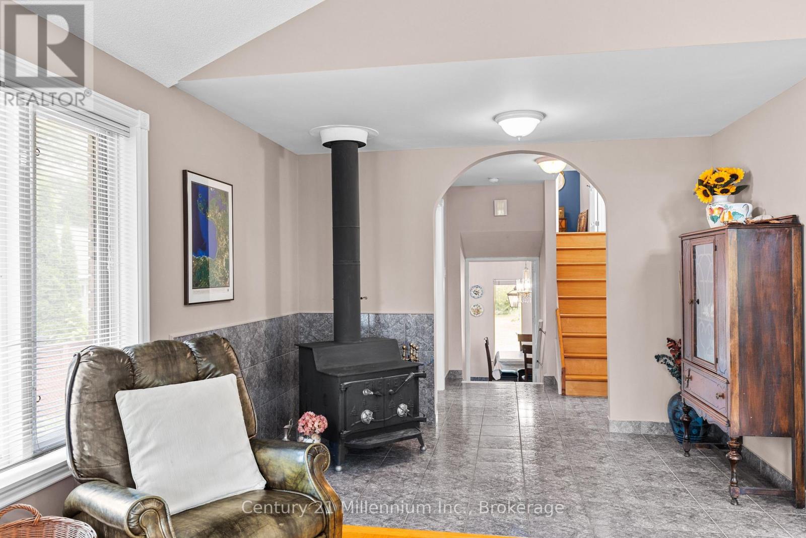 49 32ND STREET N - Image 9