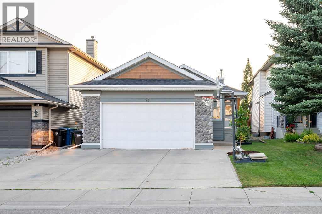 98 Chapala Grove SE - 1