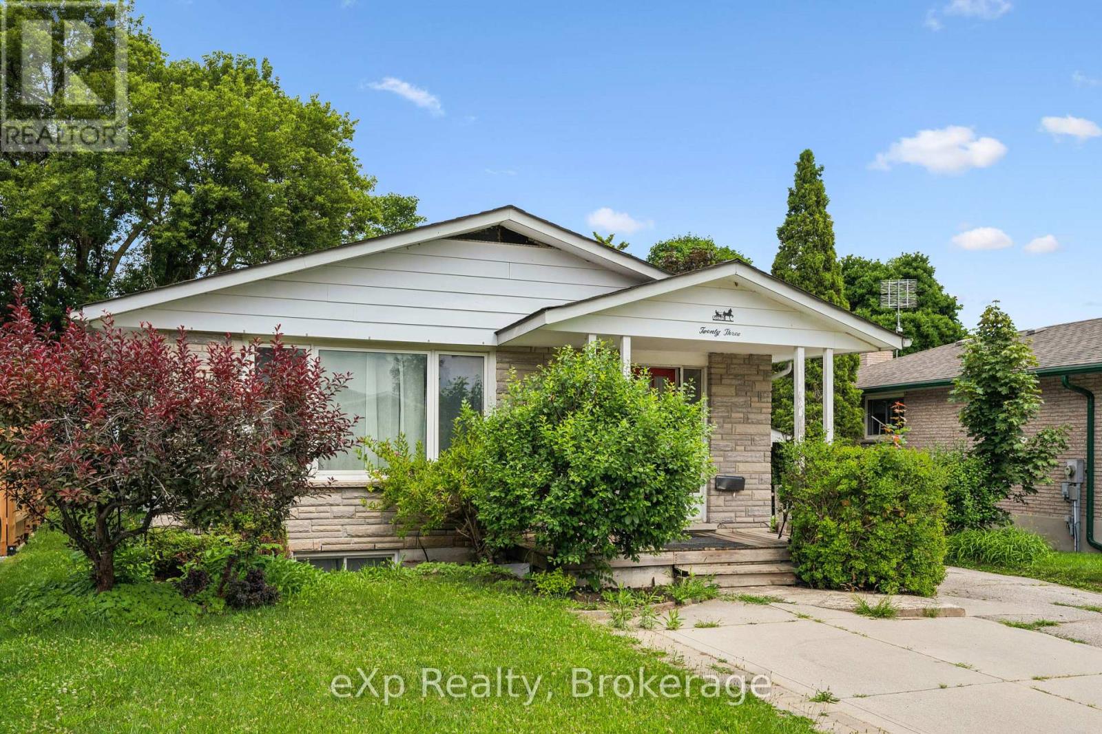 23 MUSKOKA DRIVE - 2