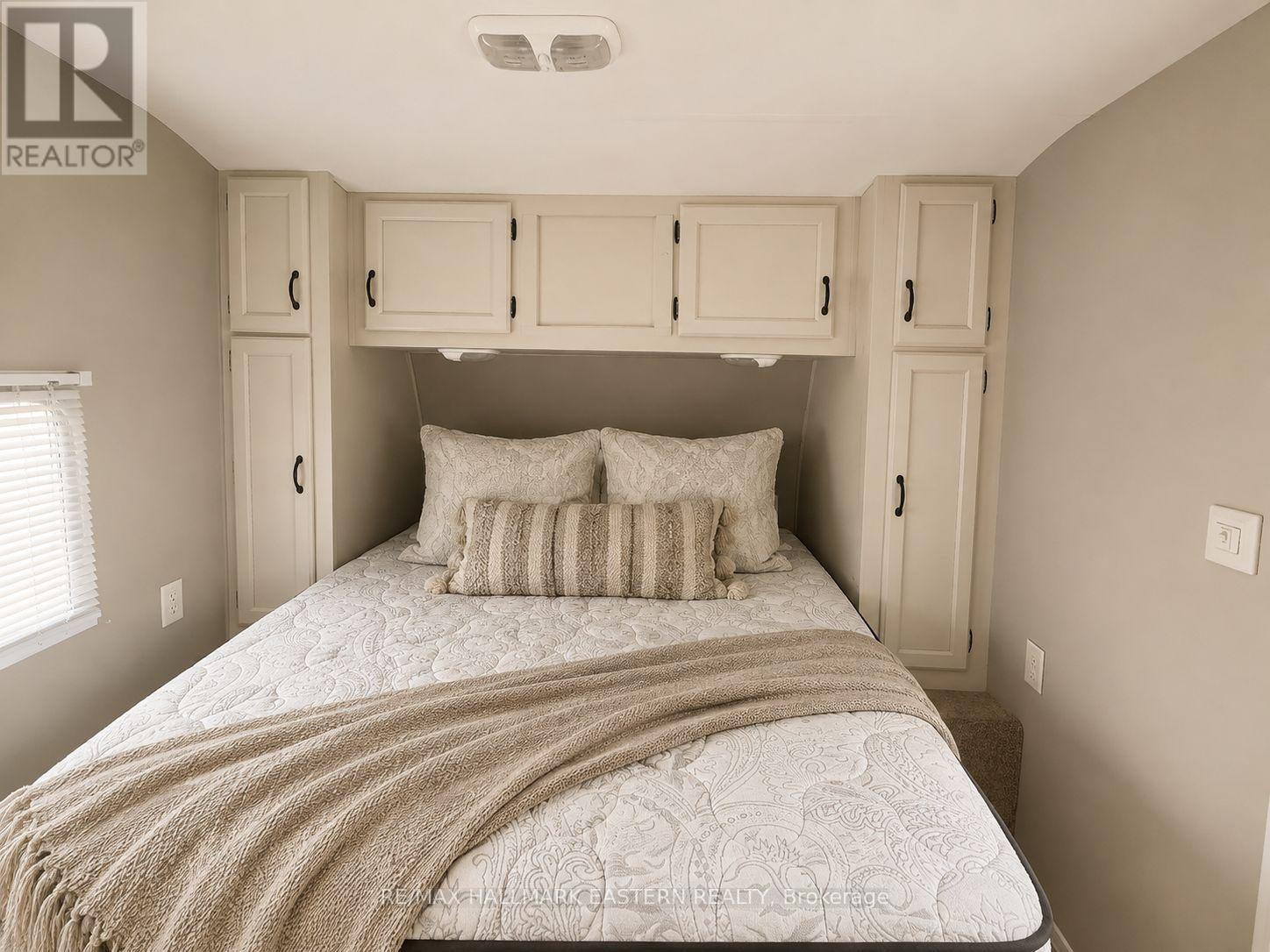 ##10 1280 GAIL PARK DRIVE N - 5