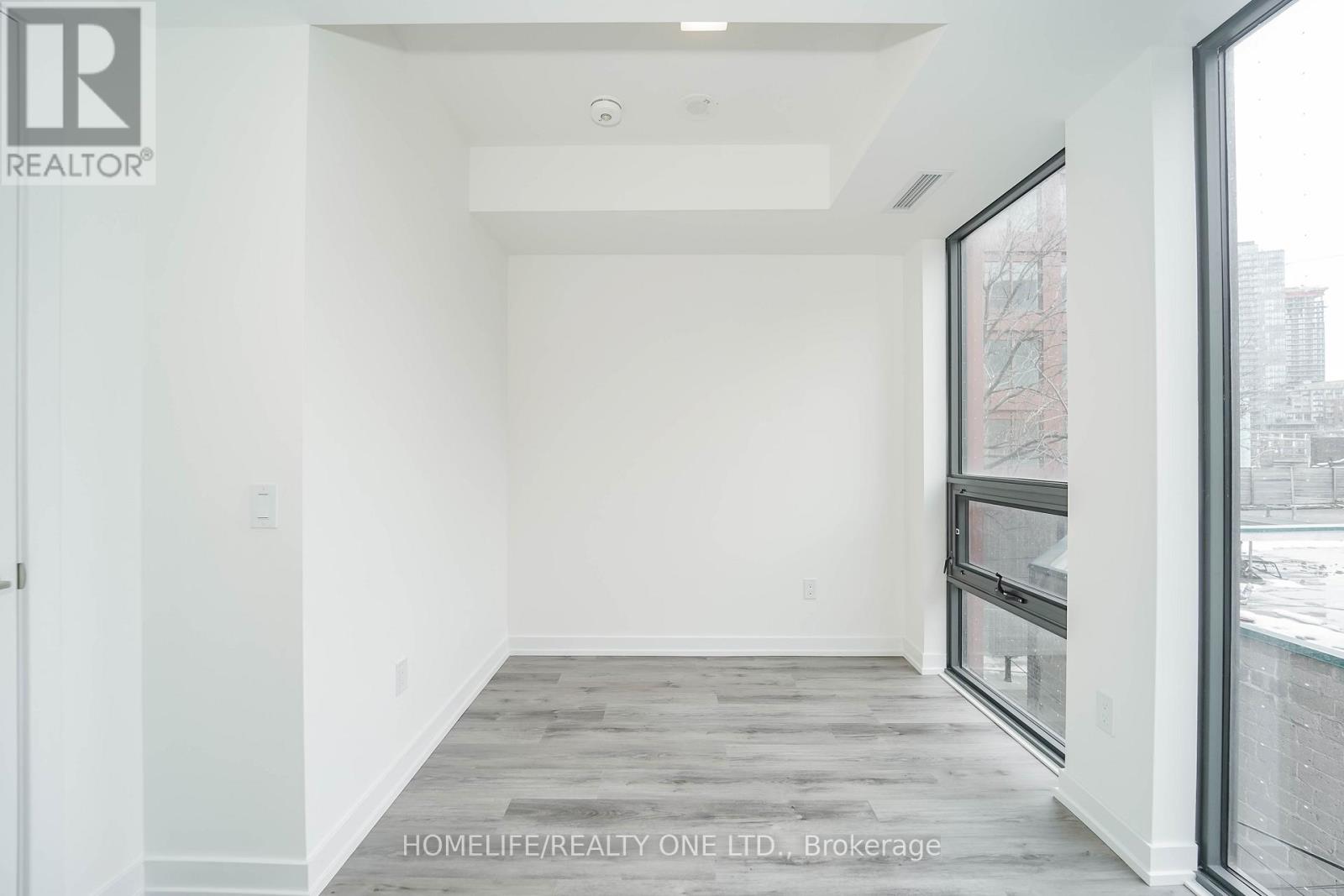 #237 28 EASTERN AVENUE - 31