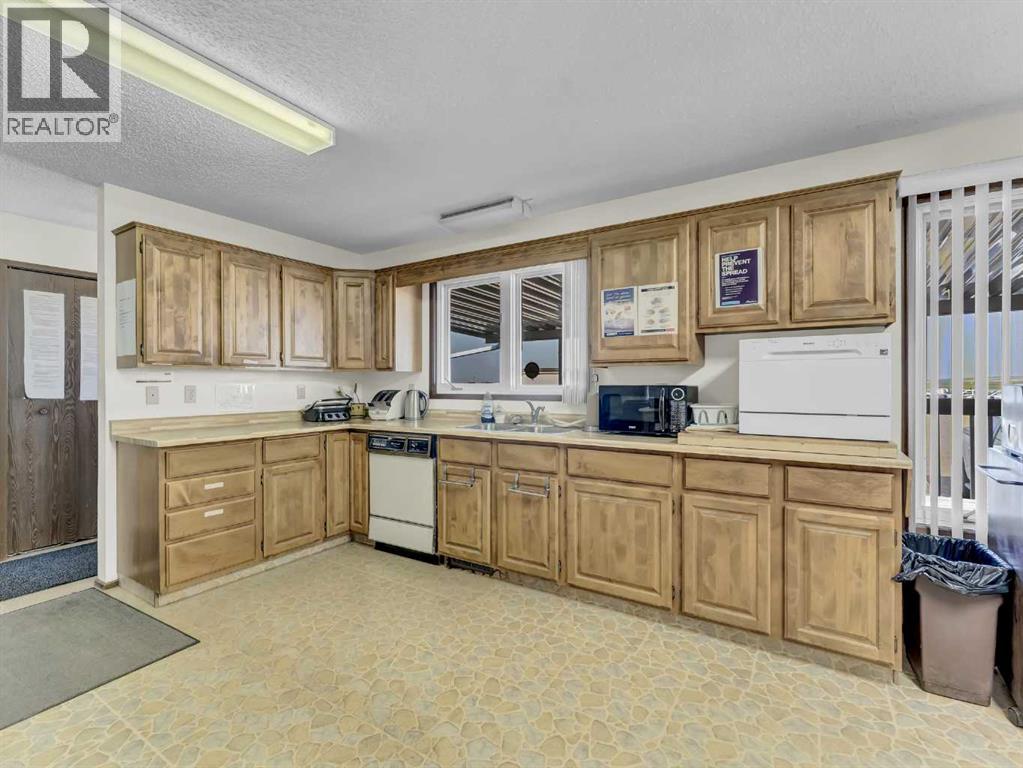 156164 Charles Street - Photo 8