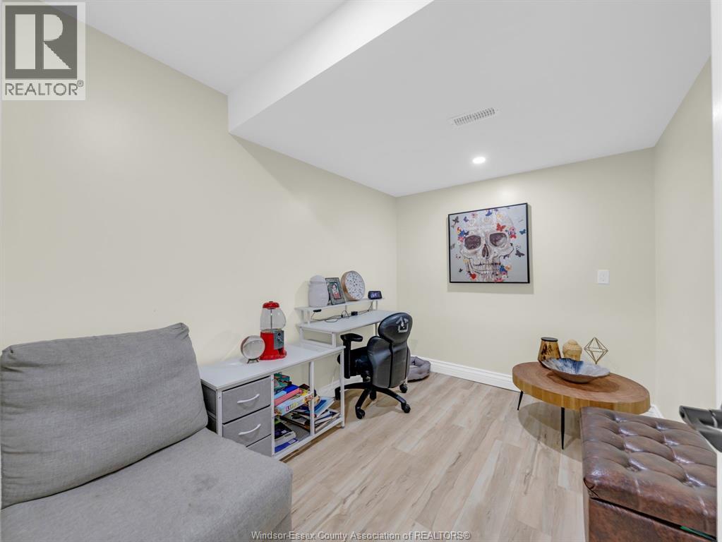 40 Woodside AVENUE - Image 32