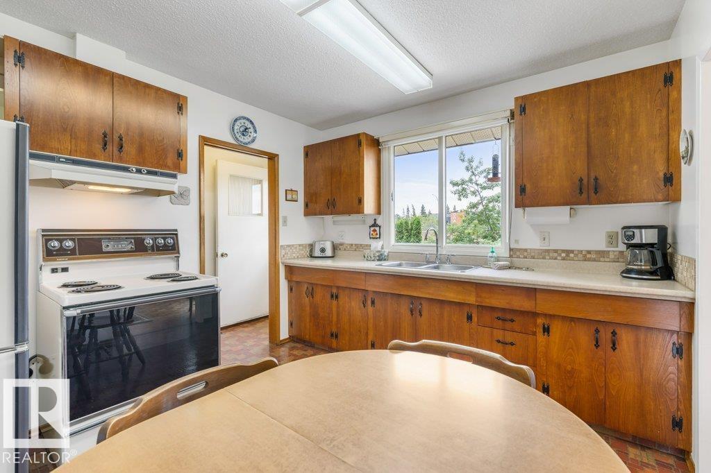 10 SCARBORO PL - 13