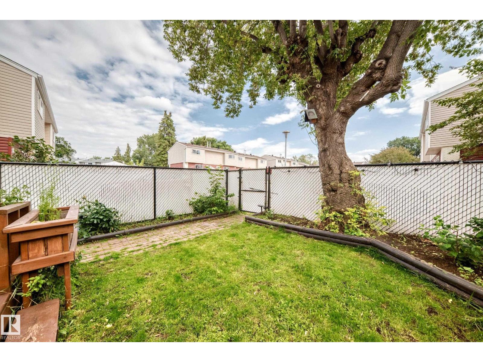 64 HABITAT CR NW - 30