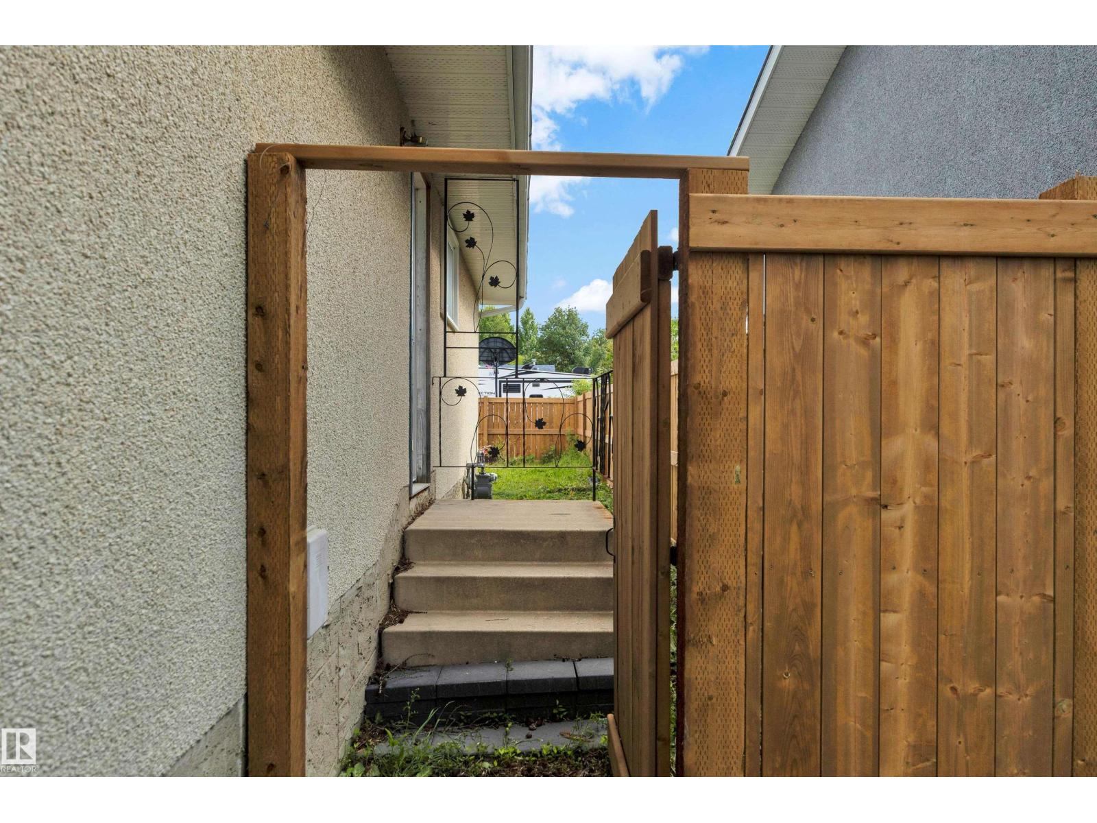 148 CORINTHIA DR - Image 27