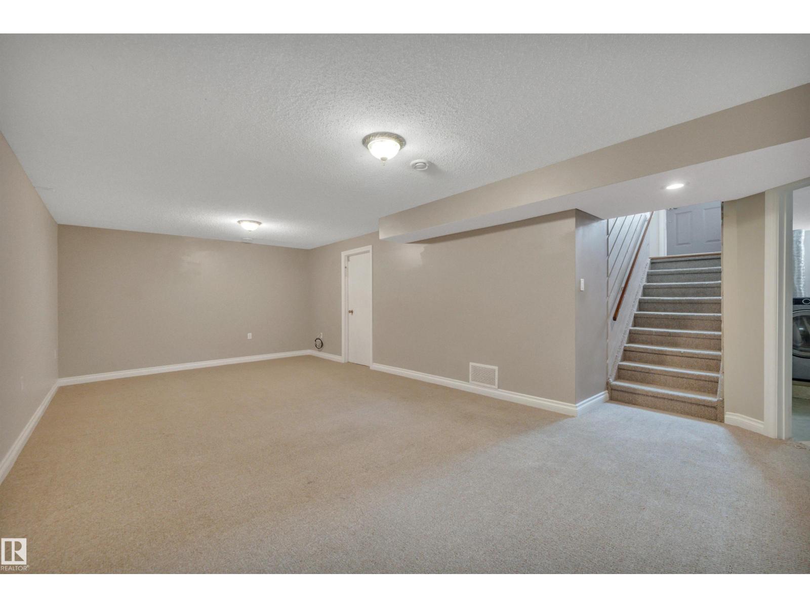 148 CORINTHIA DR - Image 29