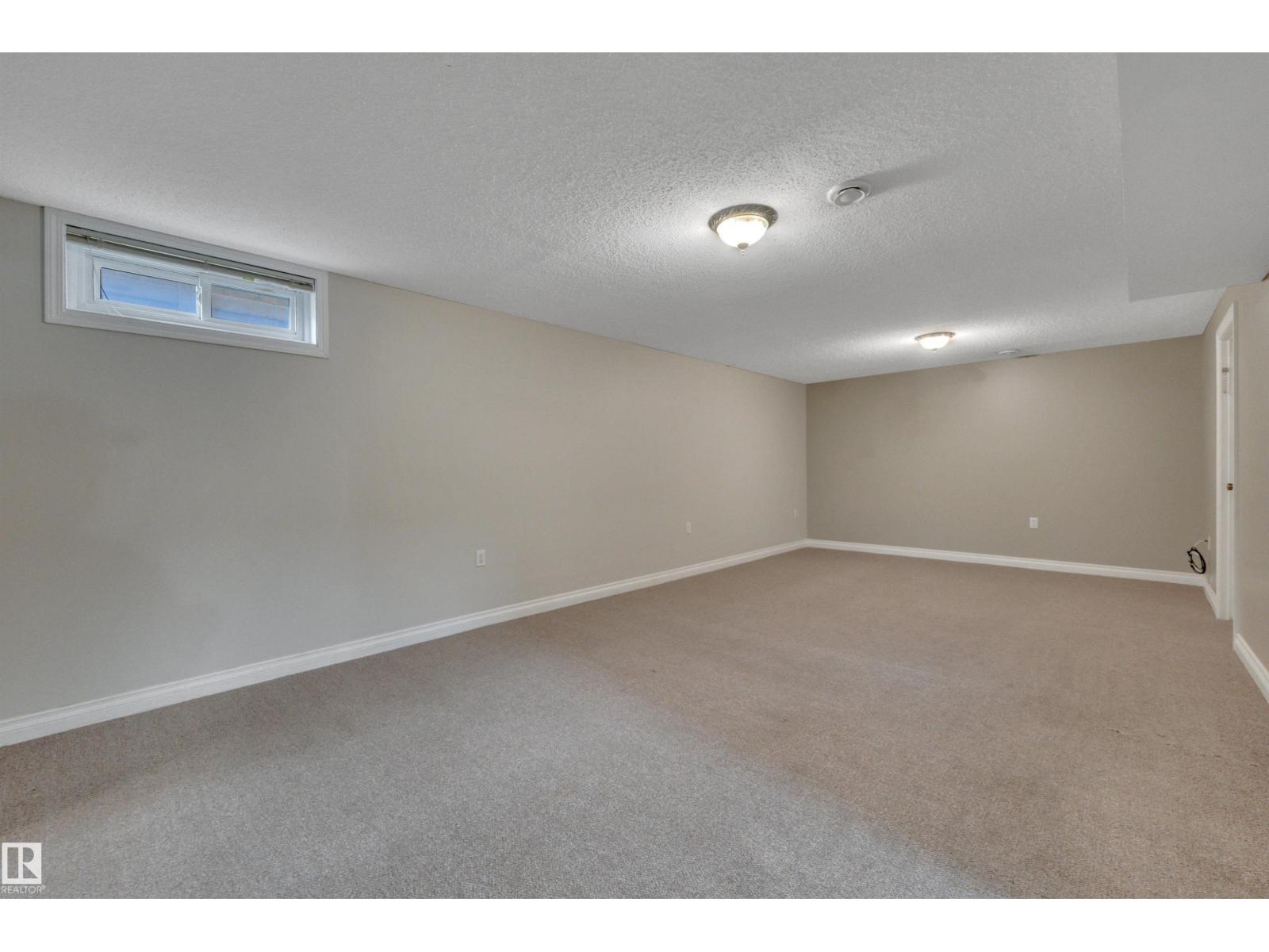 148 CORINTHIA DR - Image 33
