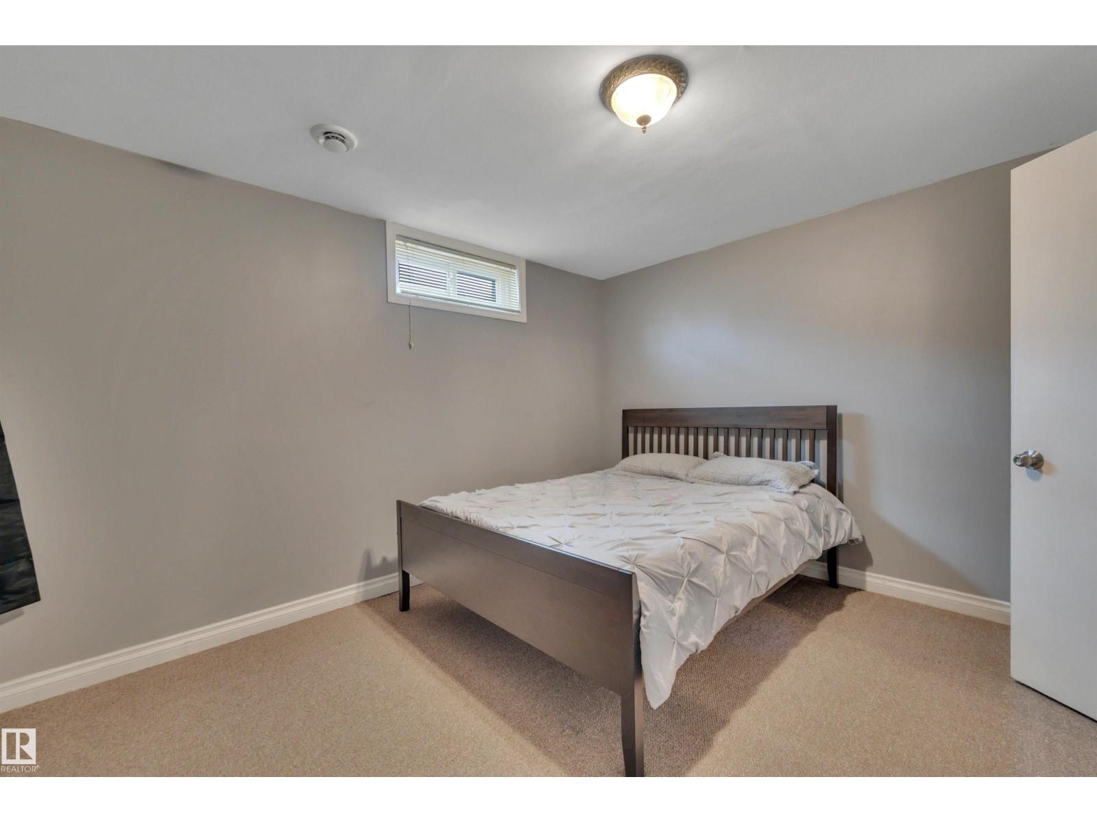 148 CORINTHIA DR - Image 35