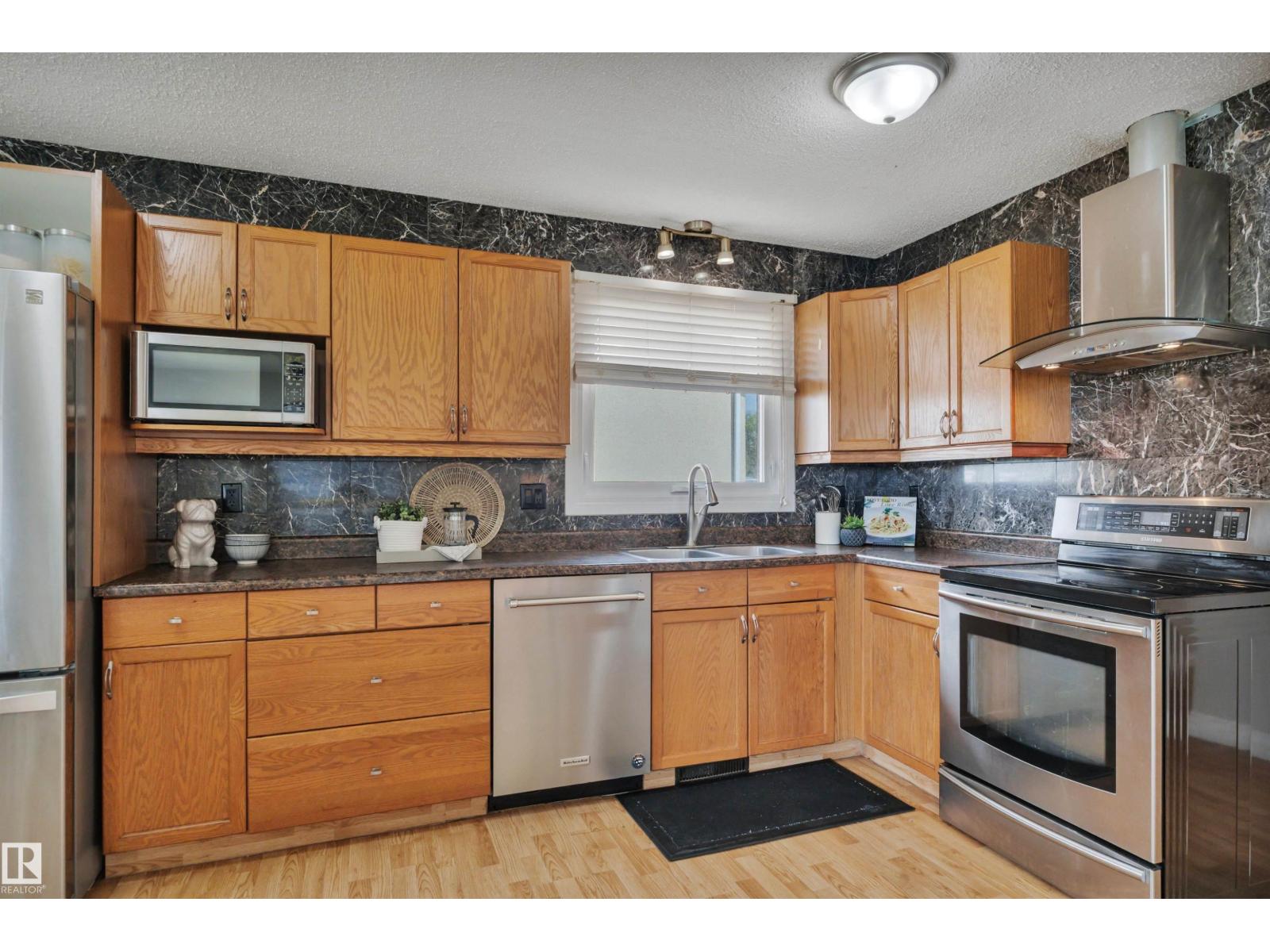148 CORINTHIA DR - Image 6