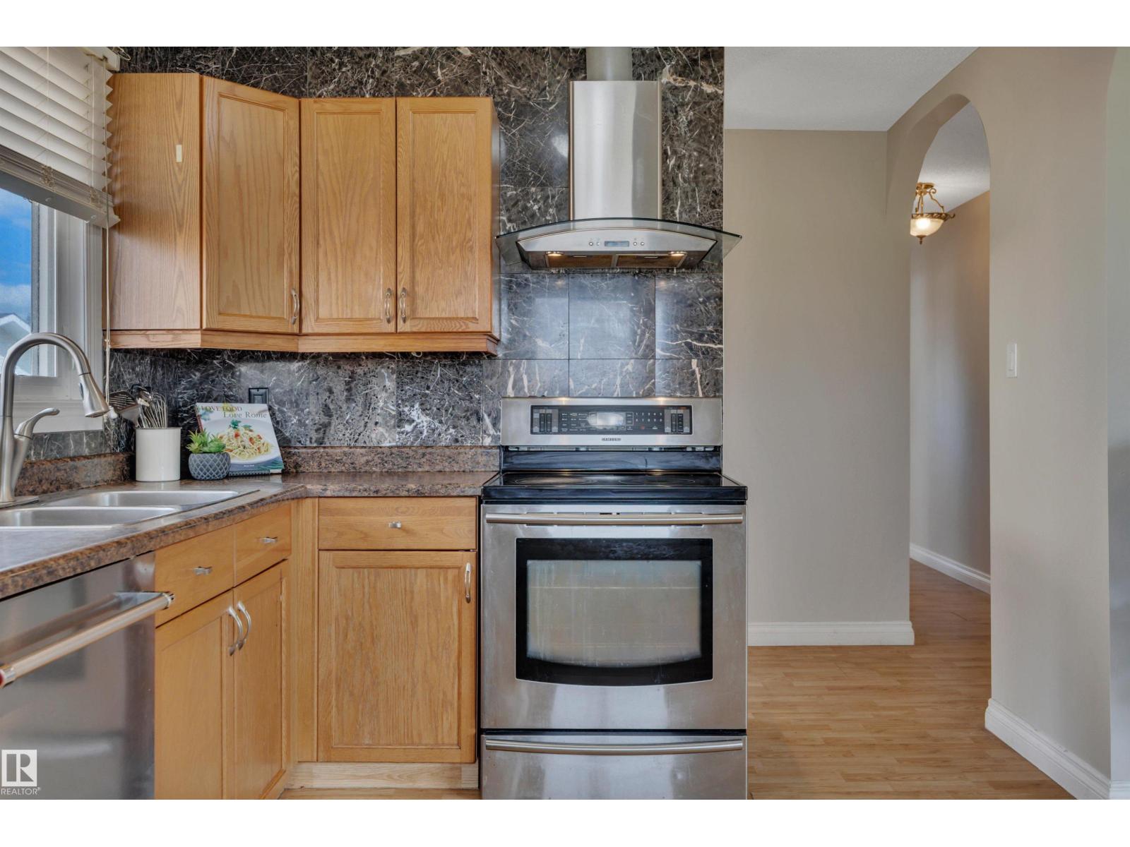 148 CORINTHIA DR - 9