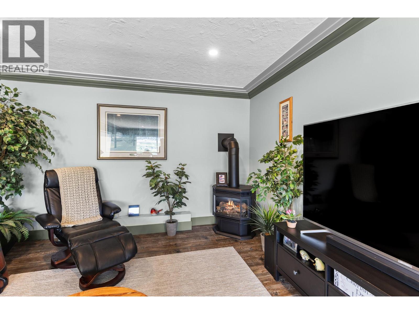 6902 Old Kamloops Road - 41