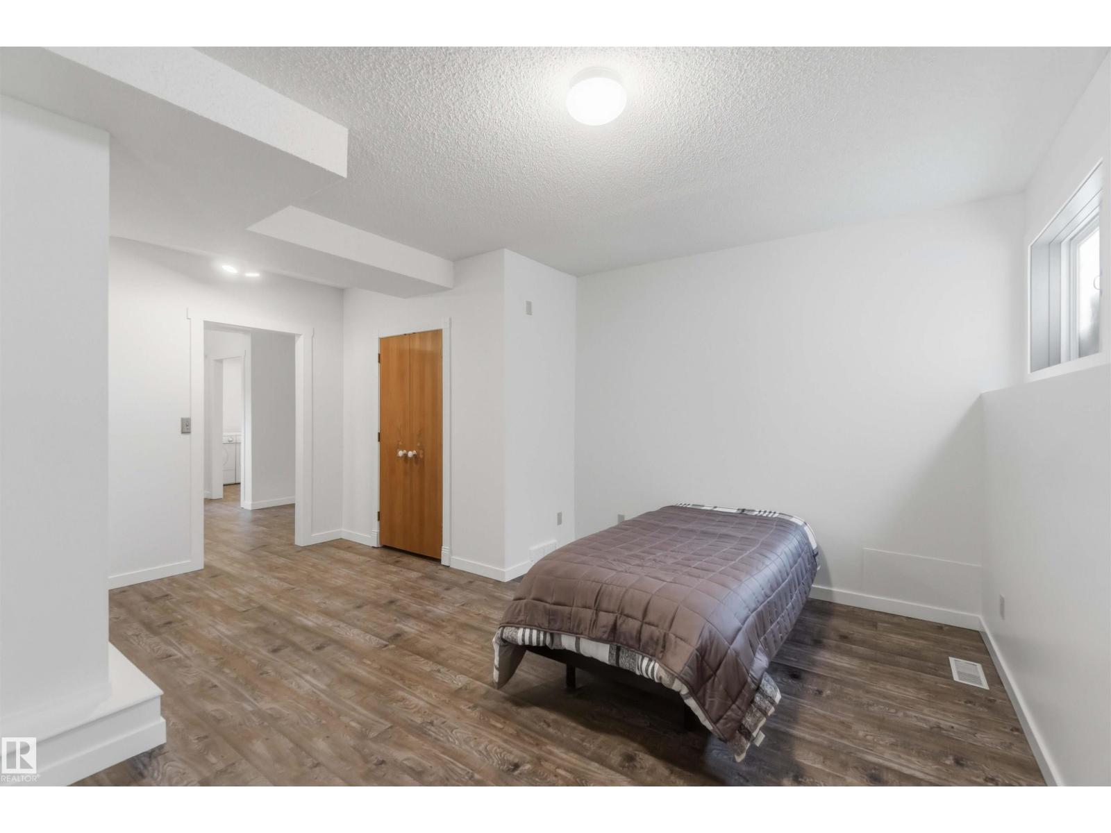 #205 52552 RGE ROAD 224 - 40