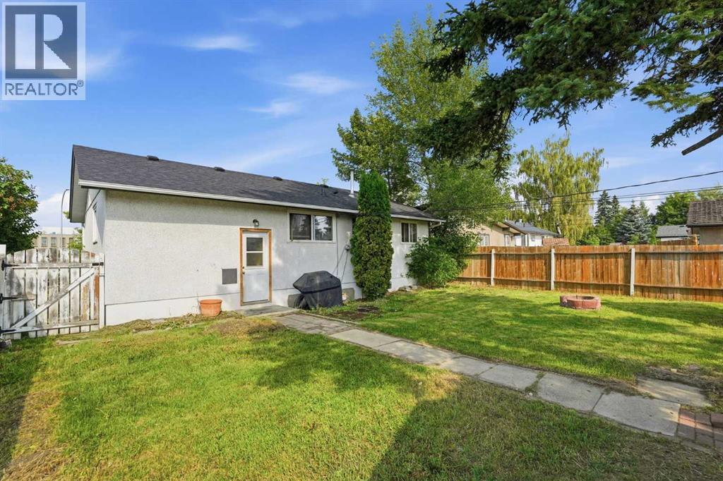 9032 Fairmount Drive SE - 26