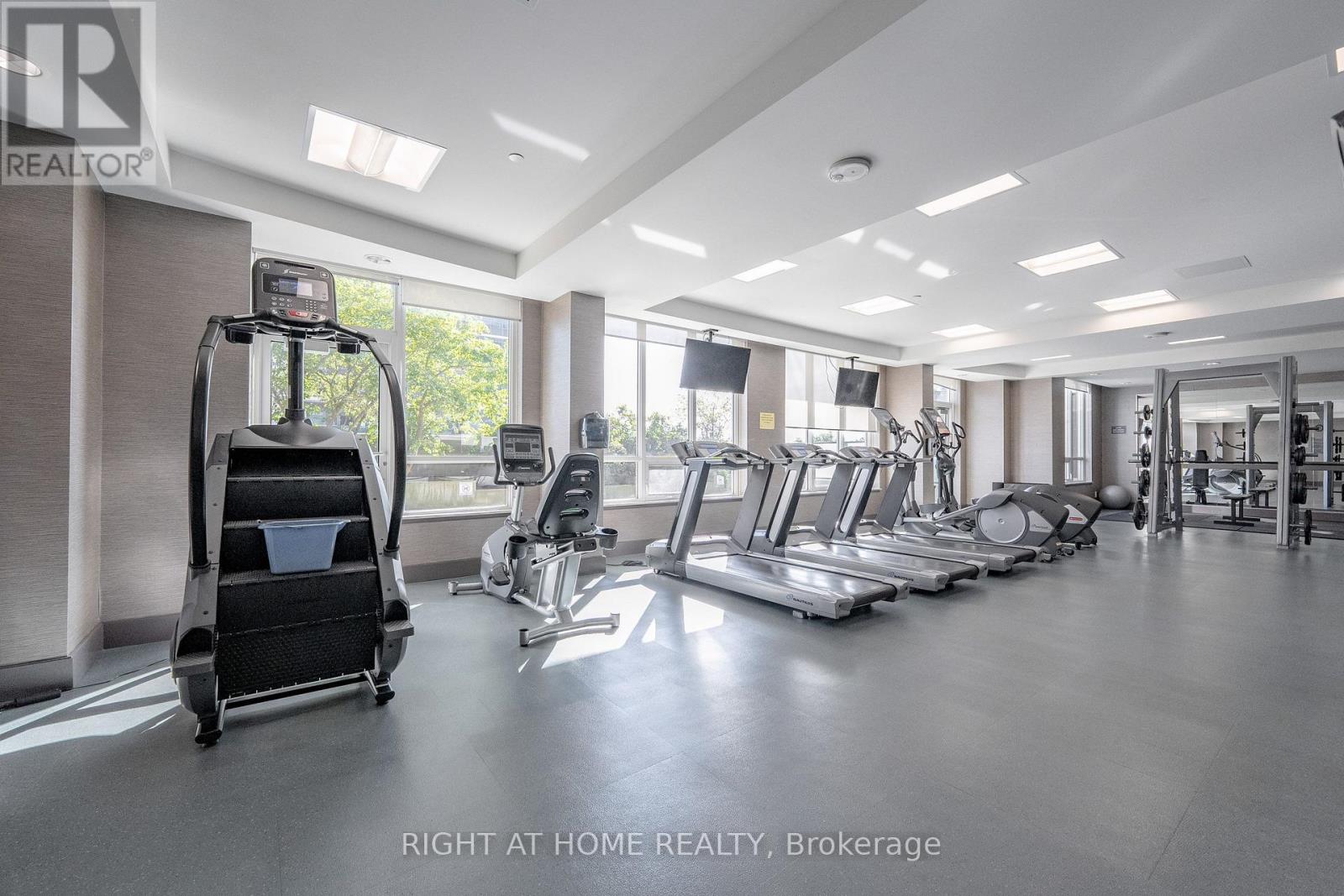 #306 7171 YONGE STREET - 19