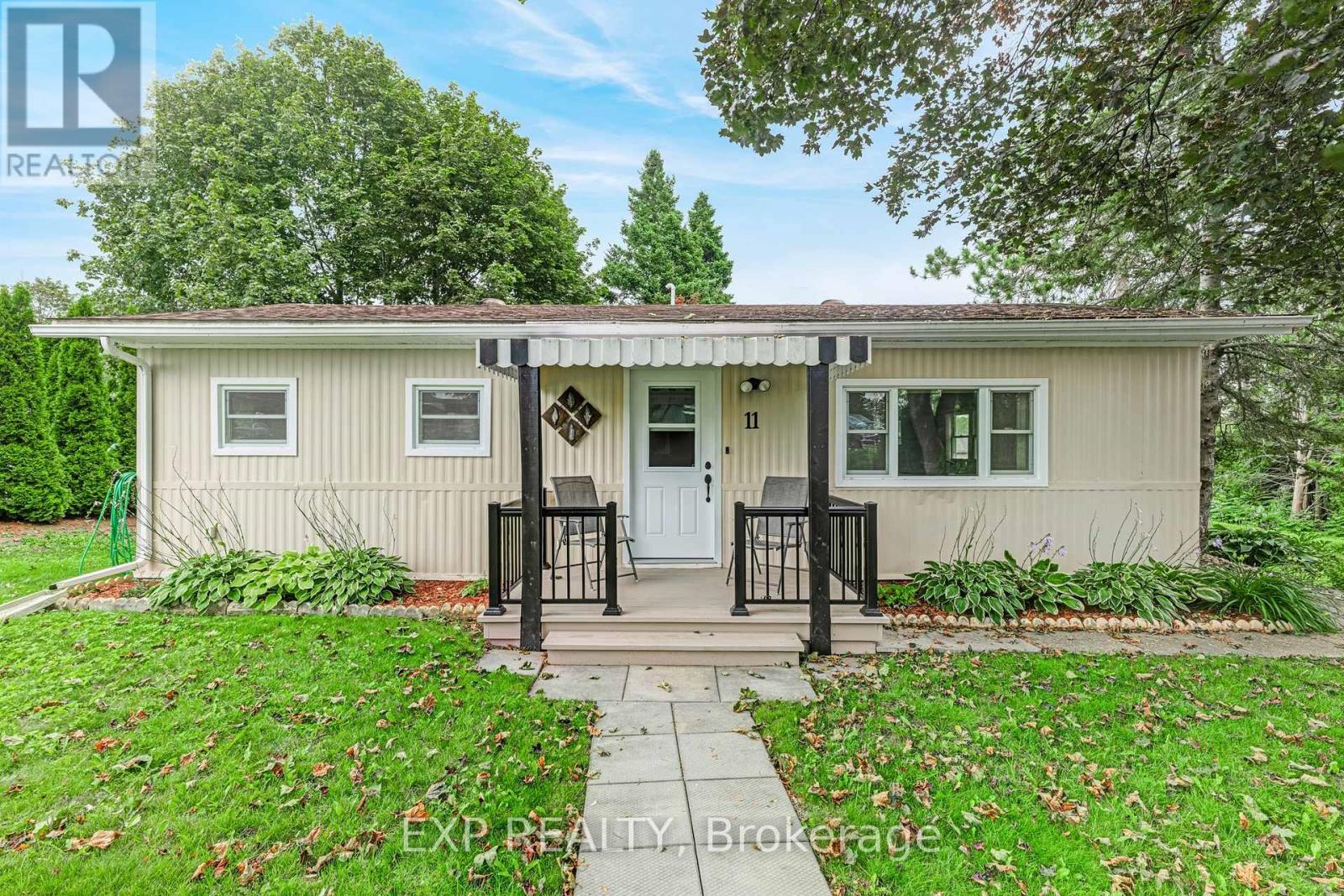 11 HAWTHORNE DRIVE, Innisfil — photo 2