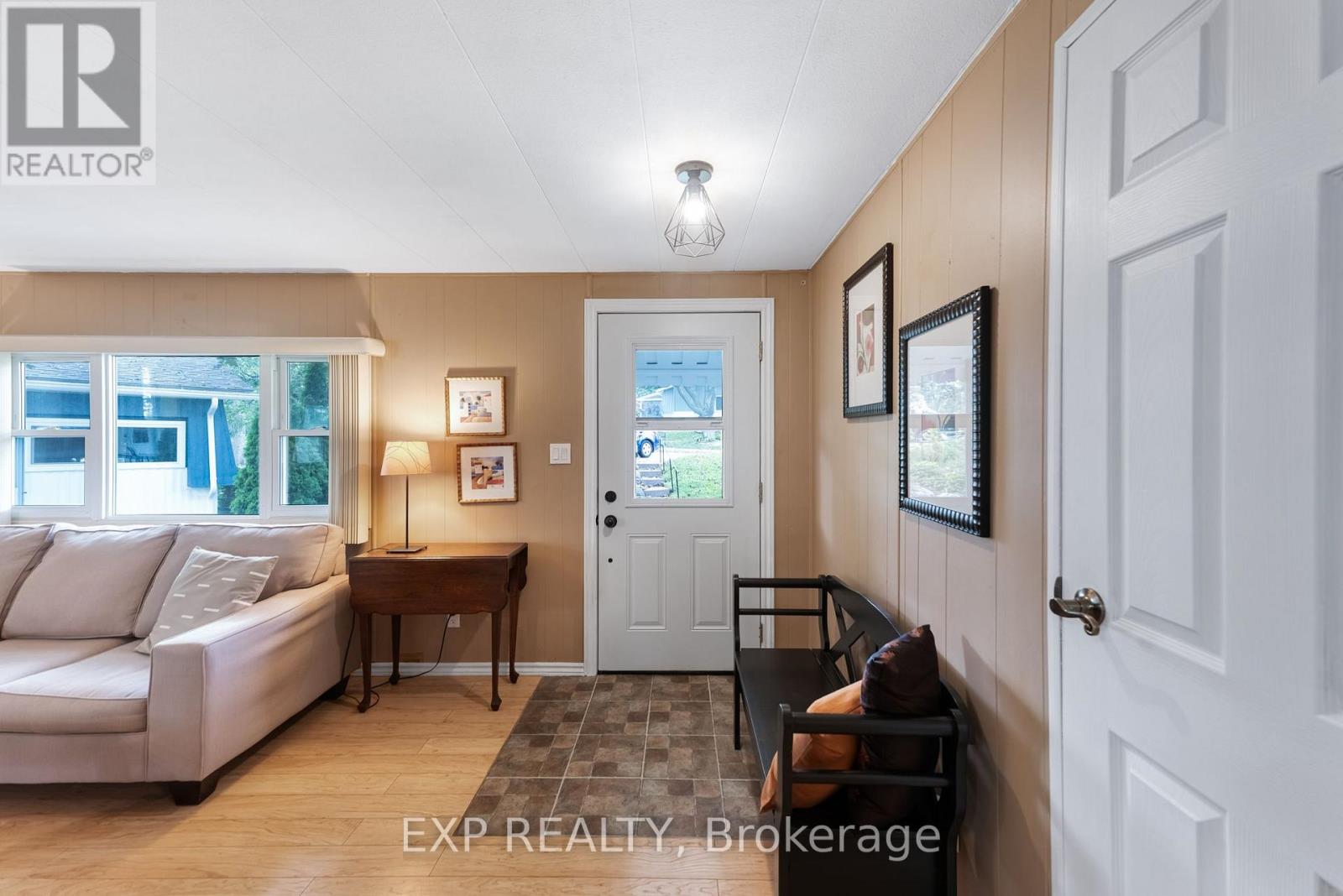 11 HAWTHORNE DRIVE, Innisfil — photo 3