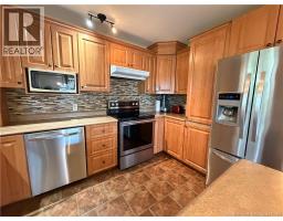 Bath (# pieces 1-6) - 50 Rue Valcourt, Saint Quentin, NB E8A2B3 Photo 9