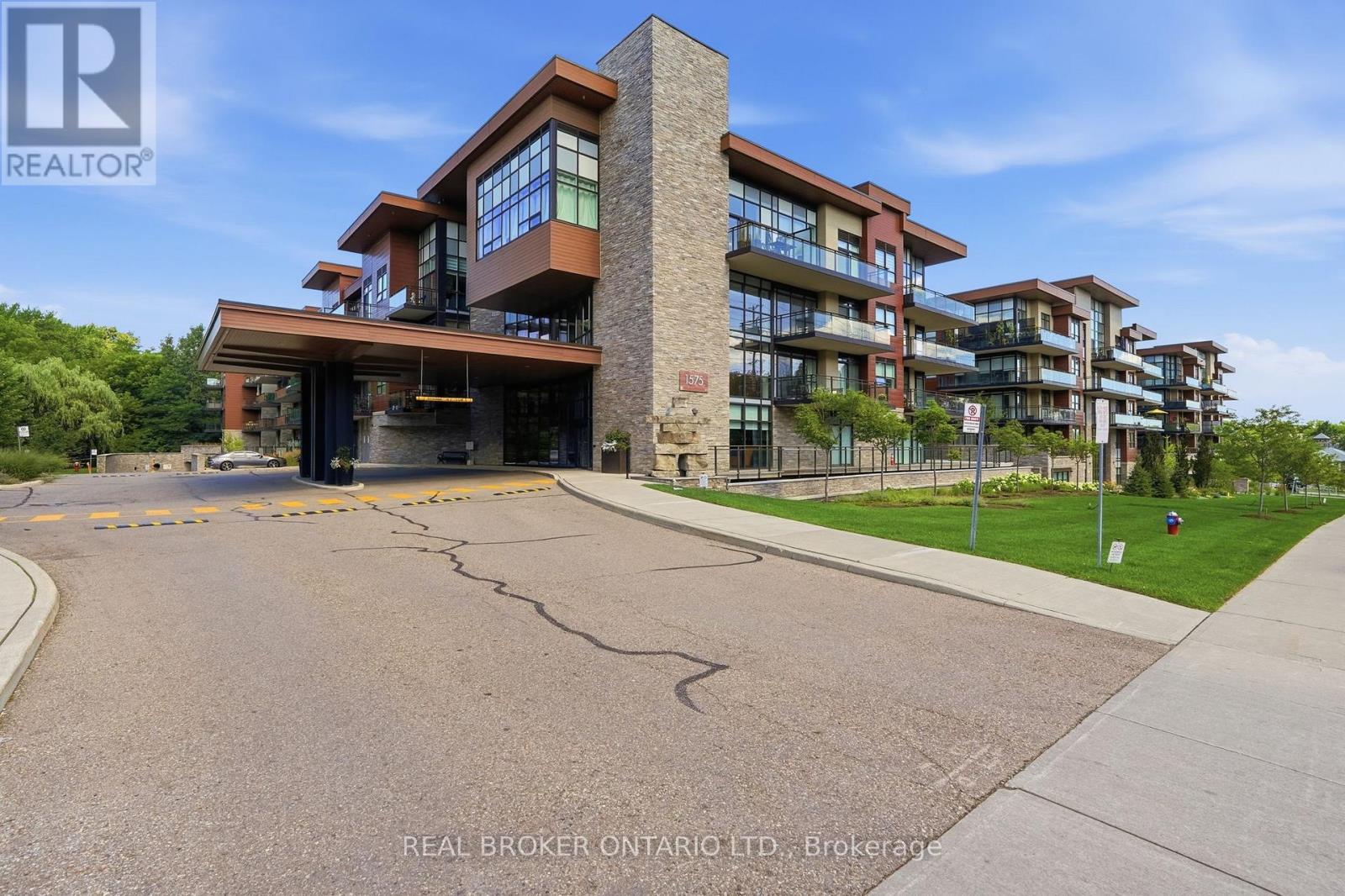 366 - 1575 LAKESHORE ROAD W