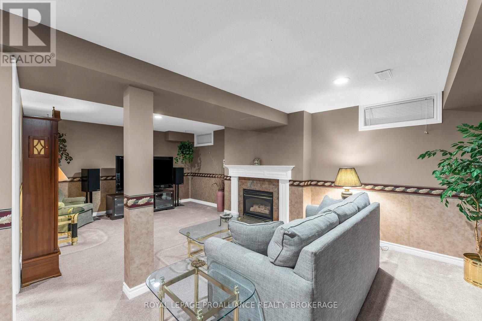 523 TRIMBLE GATE - Image 30