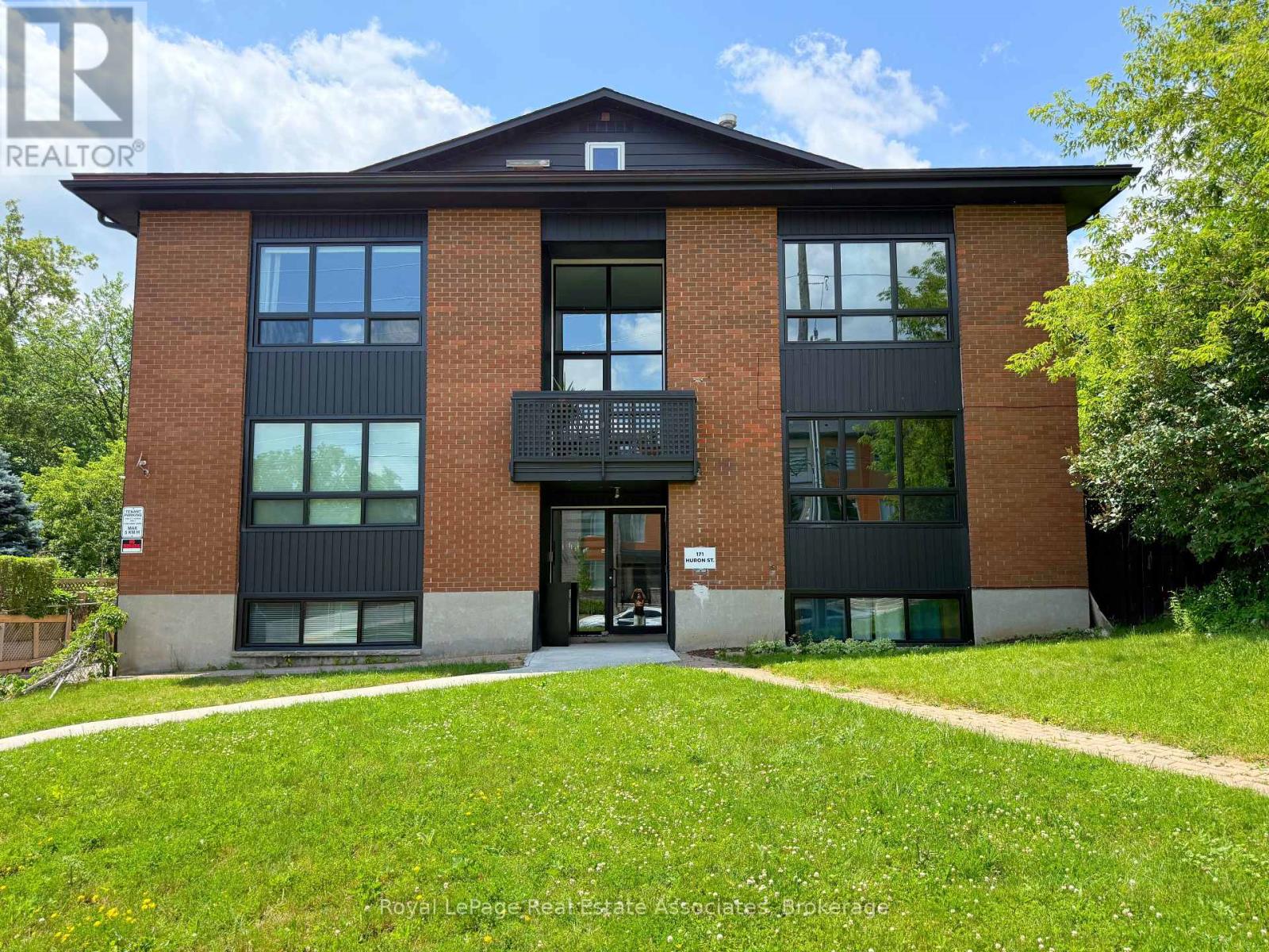2 - 171 HURON STREET