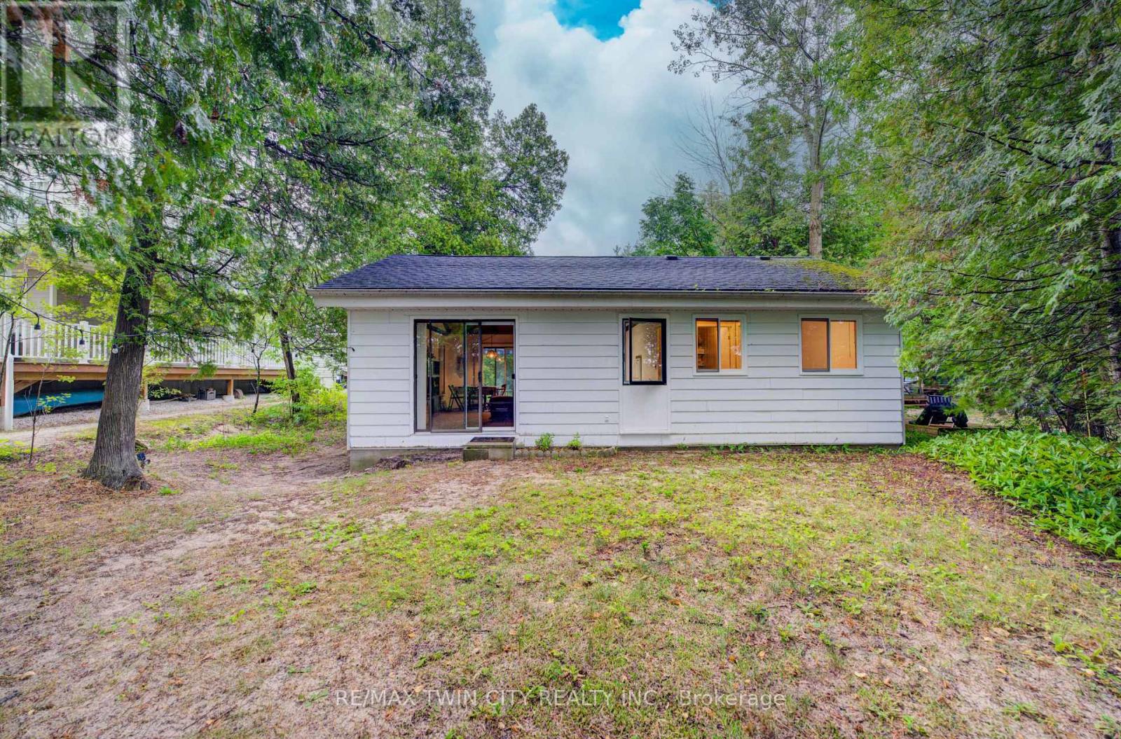 757 VICTORIA ROAD - 2