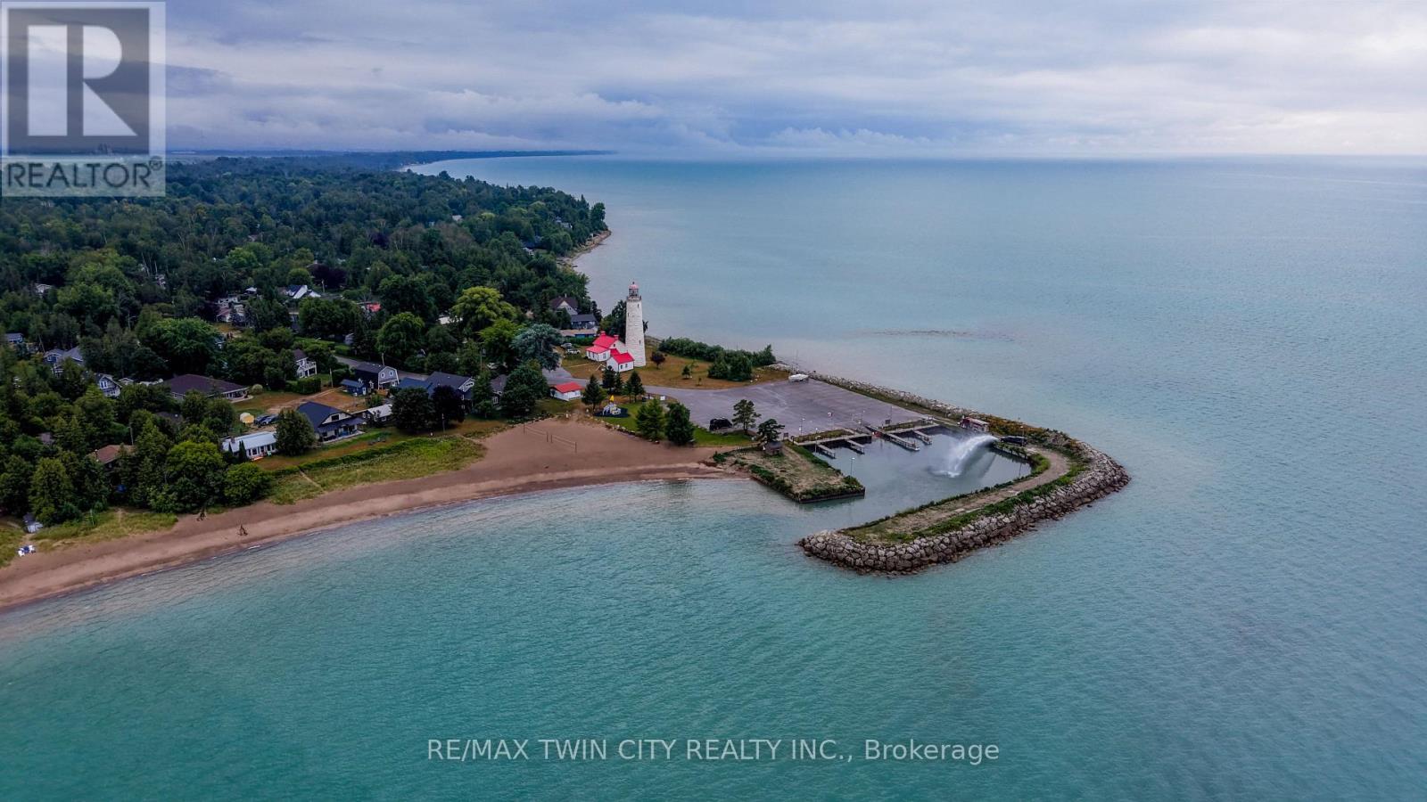 757 VICTORIA ROAD - 36