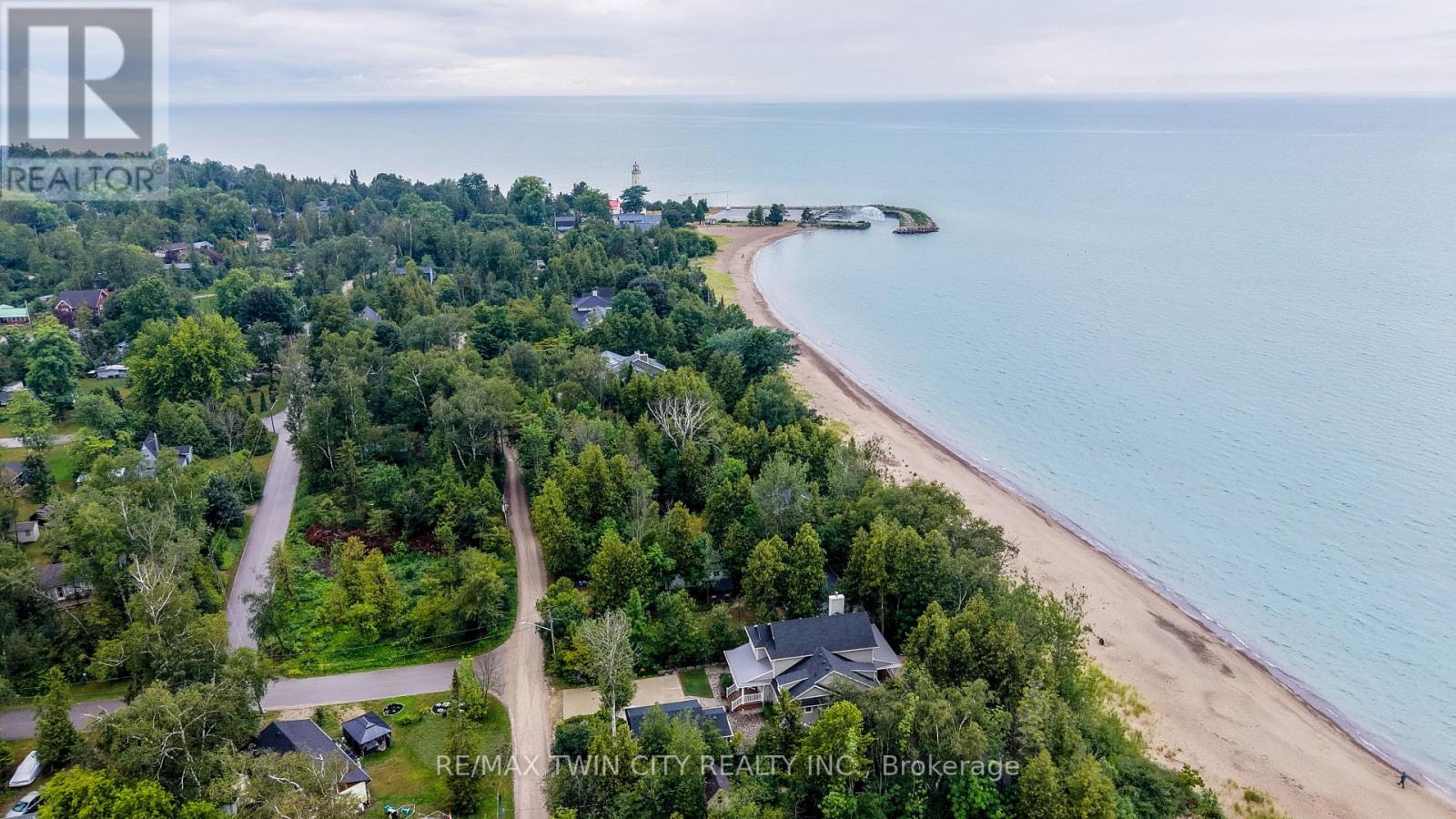 757 VICTORIA ROAD - 40