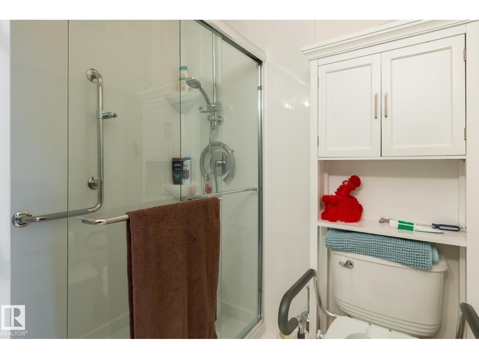 #133, 511 QUEEN ST - 26