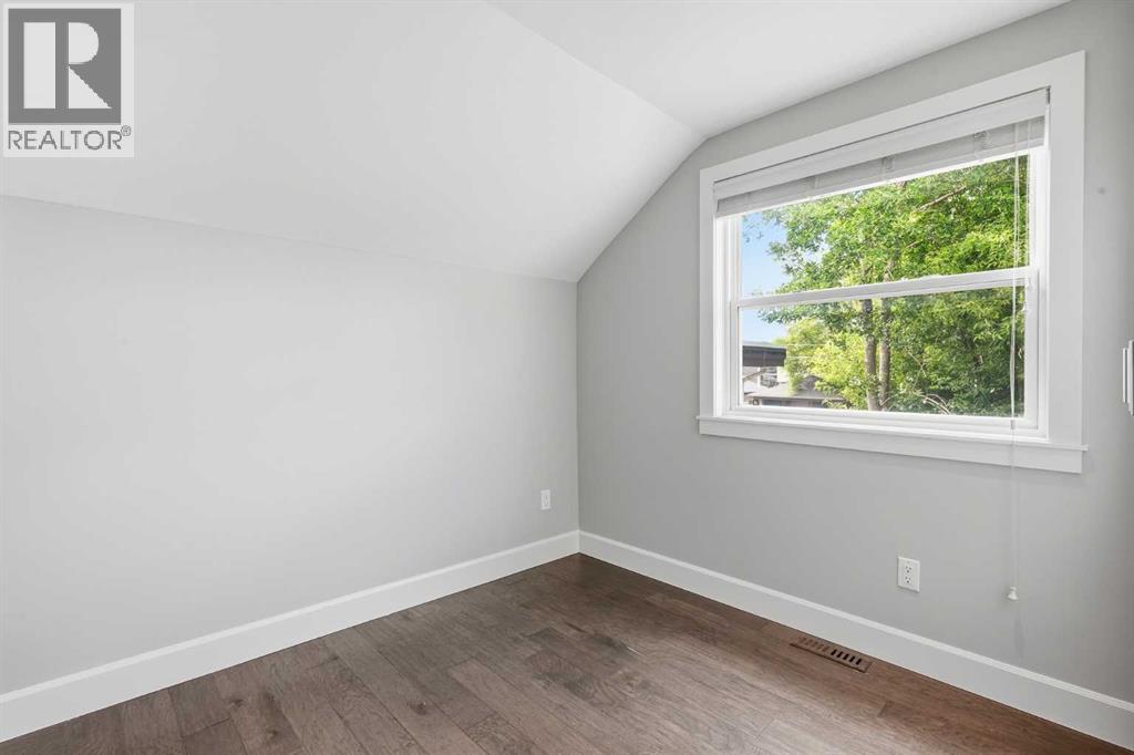 121 15 Street NW - Image 17