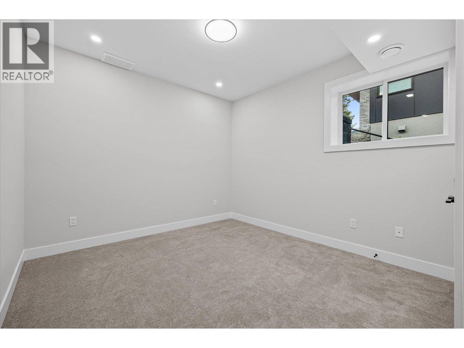 528 Hawes Court - 31