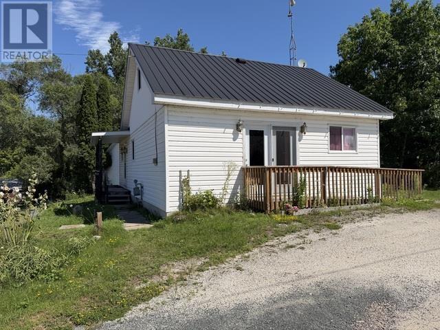2 Queen Victoria ST, Desbarats — photo 2