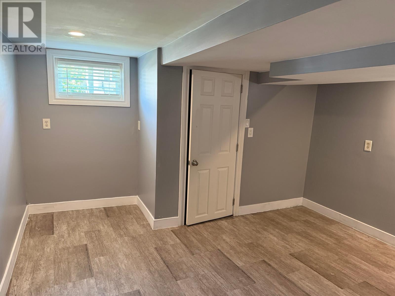 519 McTavish ST - Image 12