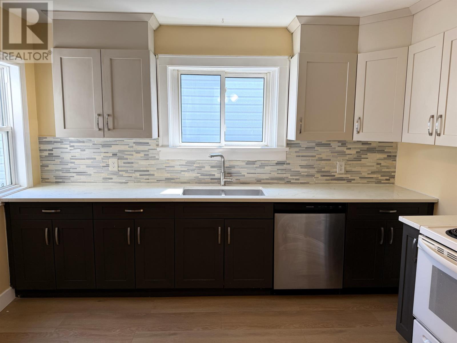 519 McTavish ST - 2