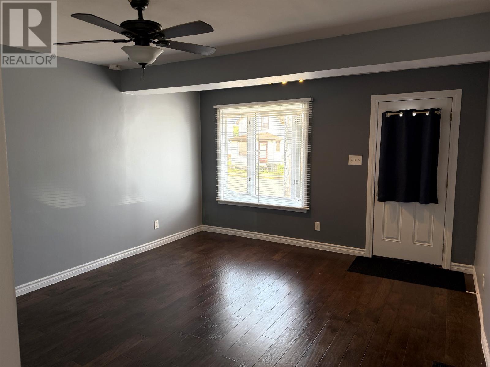 519 McTavish ST - Image 5