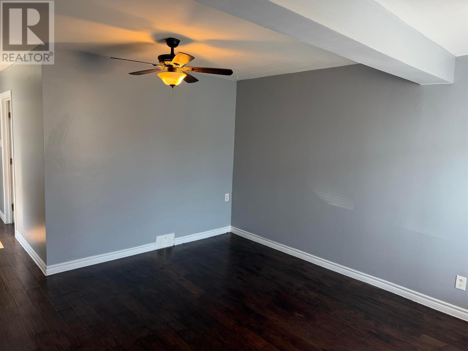 519 McTavish ST - Image 6