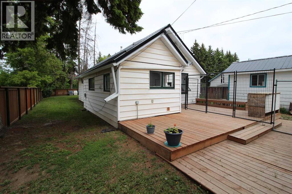 4915 52 Avenue - Image 4