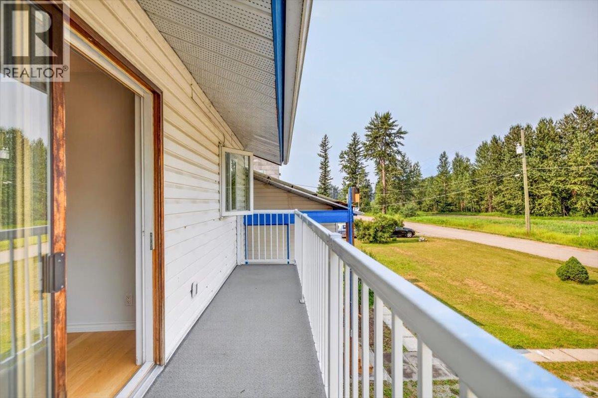 9878 Victoria Street - 38
