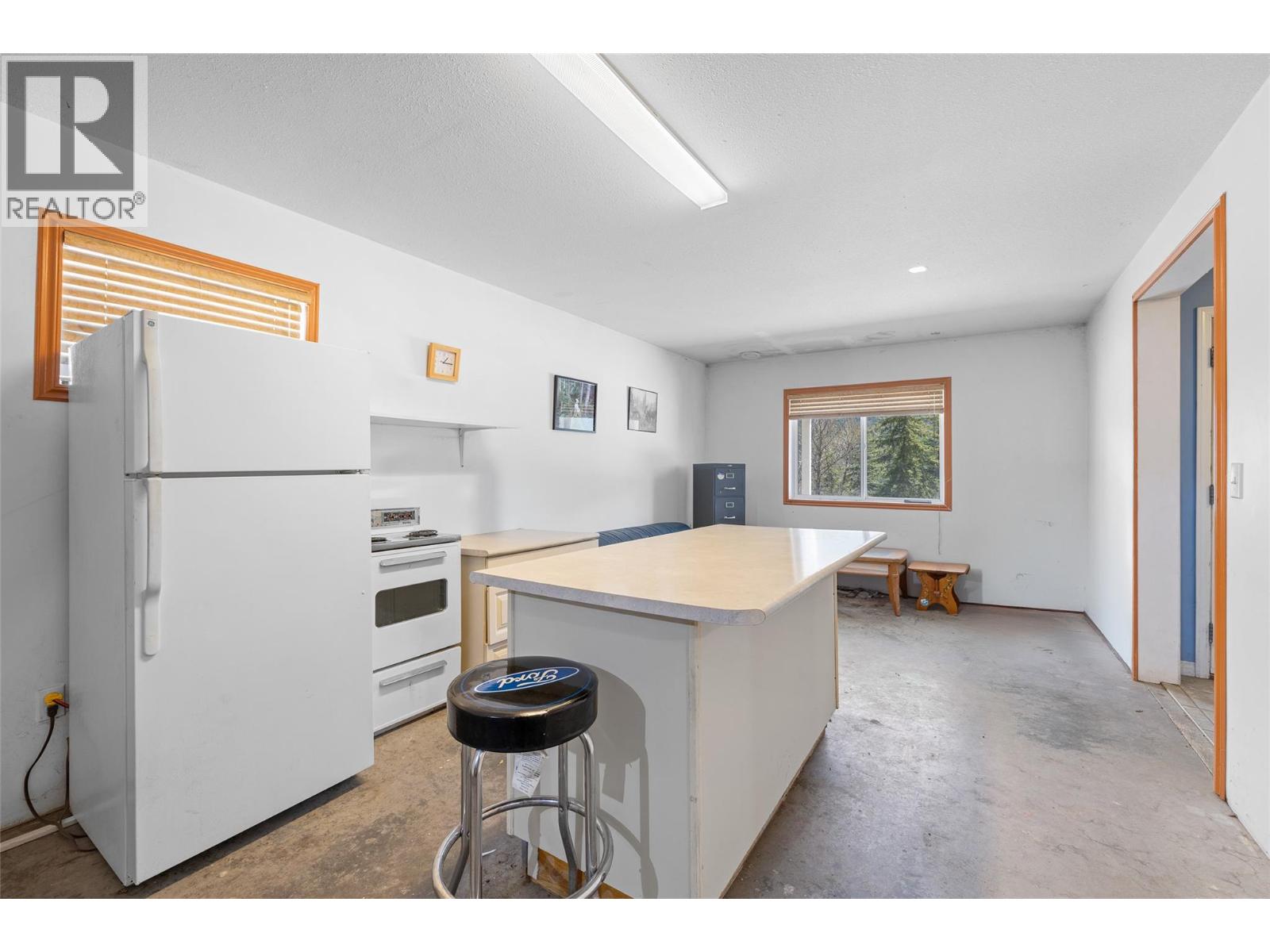 7114 Goshawk Road, Kelowna