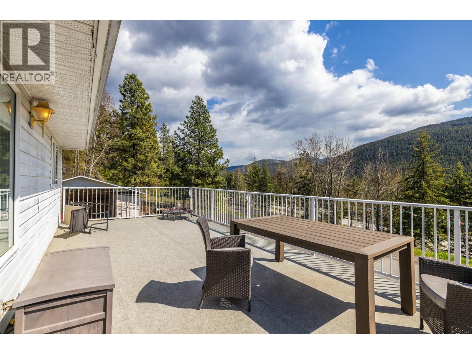 7114 Goshawk Road, Kelowna