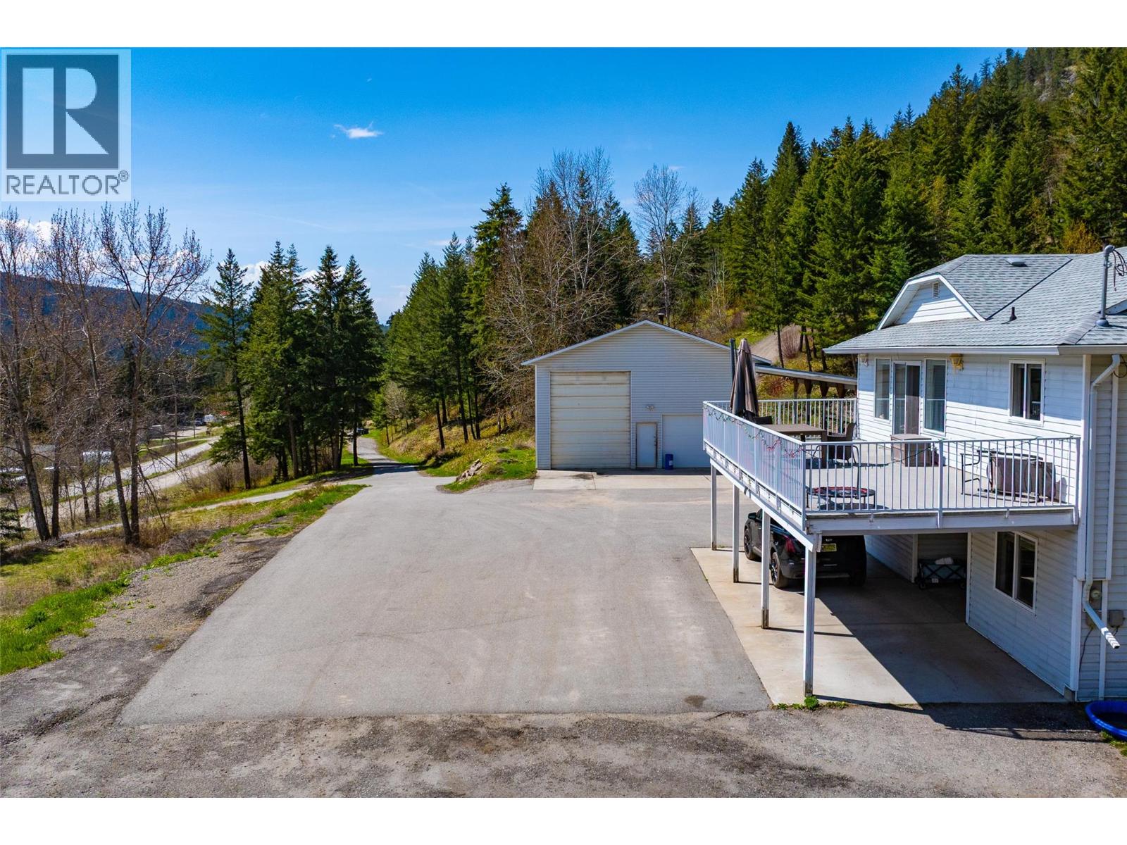 7114 Goshawk Road, Kelowna
