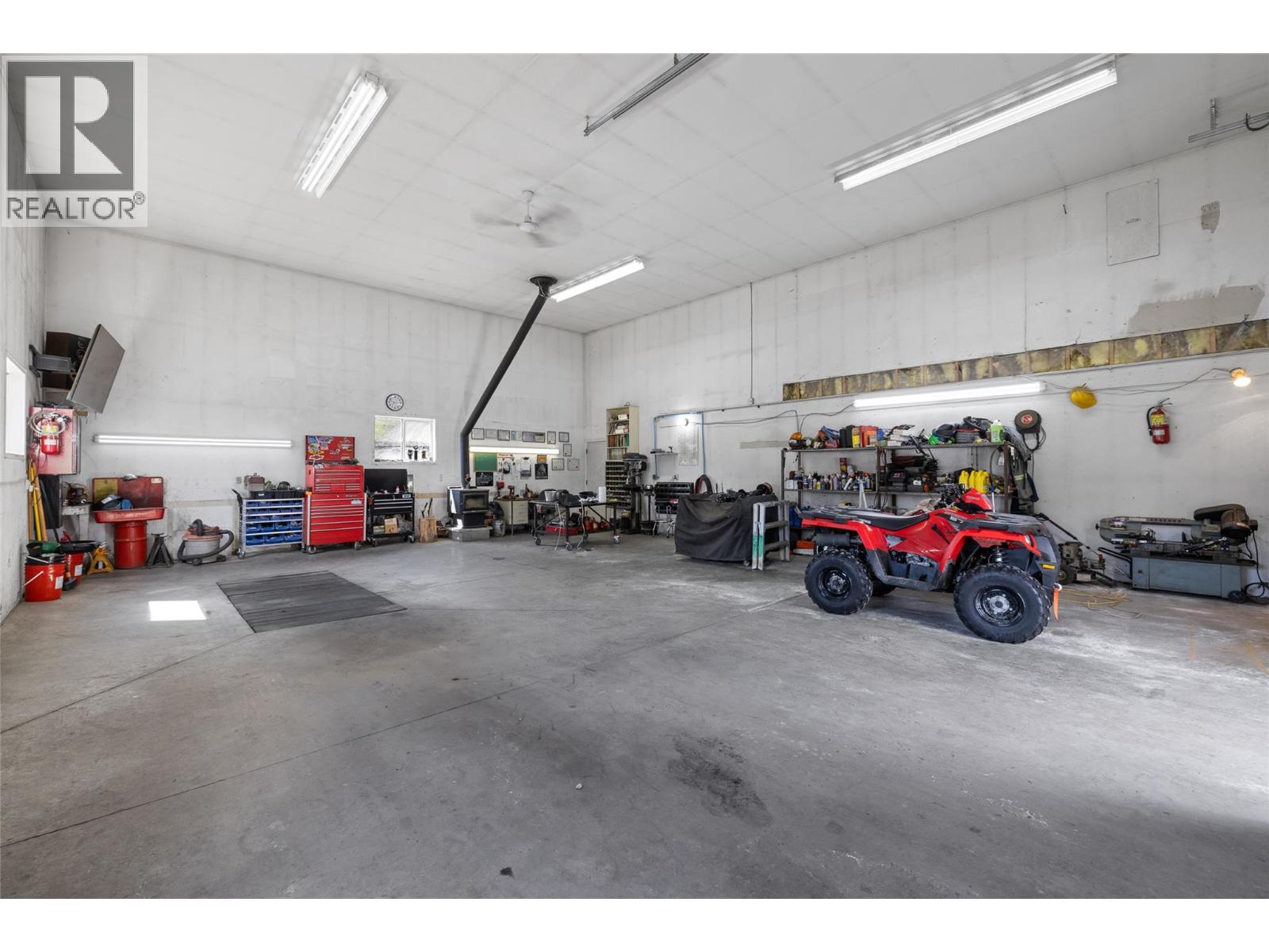 7114 Goshawk Road, Kelowna