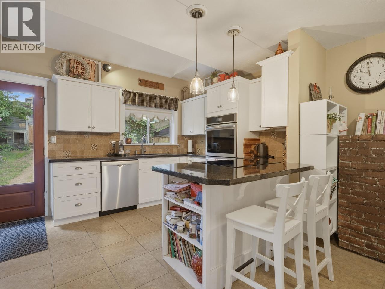 624 COLBORNE STREET, New Westminster