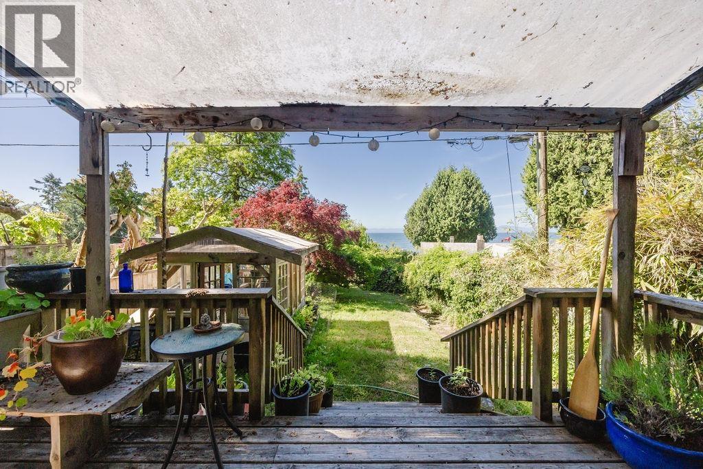 2867 LOWER ROAD, Roberts Creek
