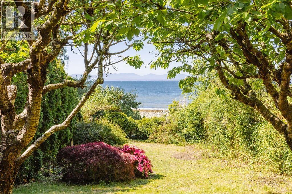 2867 LOWER ROAD, Roberts Creek