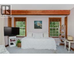 2867 Lower Road, Roberts Creek, BC V0N2W6 Photo 12