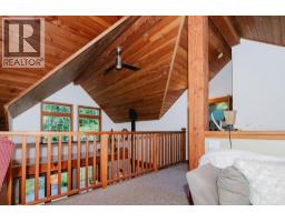 2867 Lower Road, Roberts Creek, BC V0N2W6 Photo 13