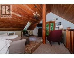 2867 Lower Road, Roberts Creek, BC V0N2W6 Photo 16